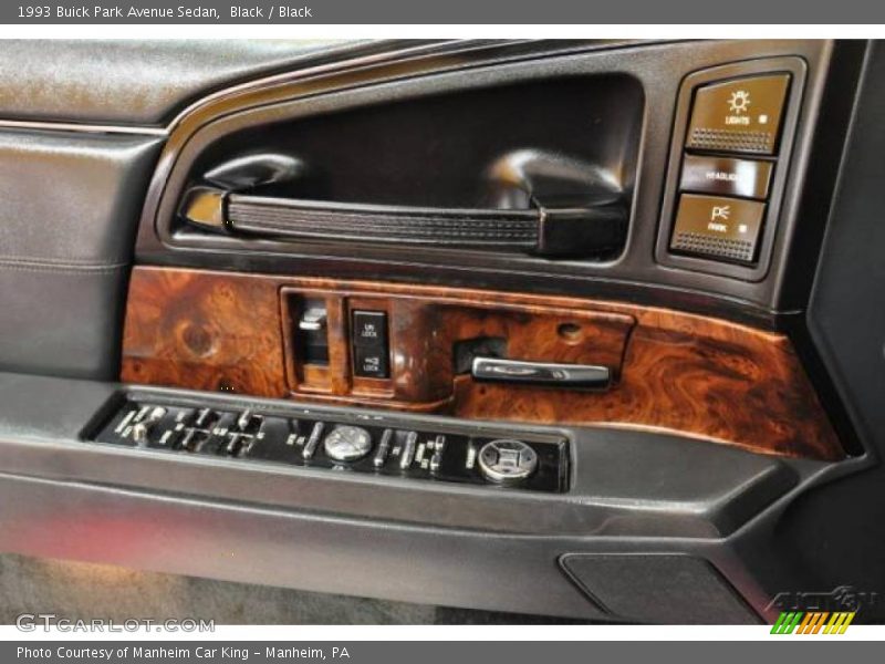 Black / Black 1993 Buick Park Avenue Sedan