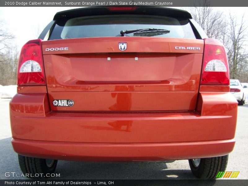 Sunburst Orange Pearl / Dark Slate Gray/Medium Graystone 2010 Dodge Caliber Mainstreet