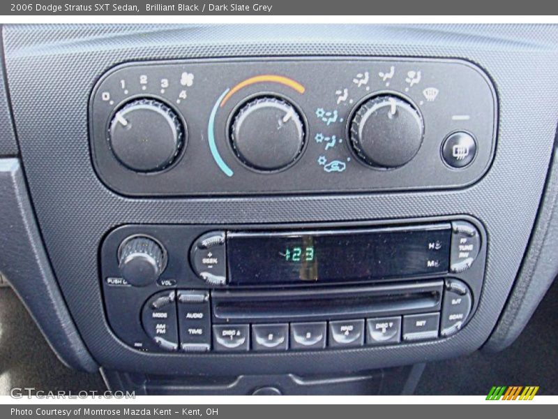 Brilliant Black / Dark Slate Grey 2006 Dodge Stratus SXT Sedan