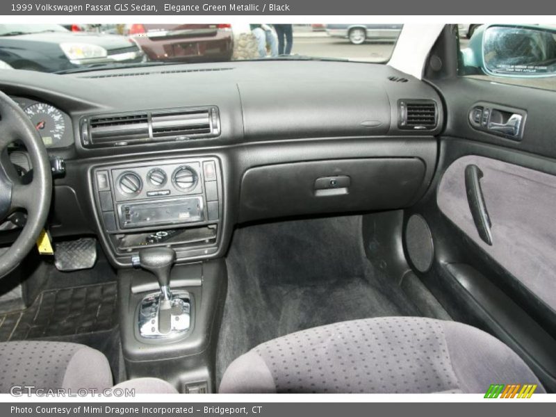 Elegance Green Metallic / Black 1999 Volkswagen Passat GLS Sedan
