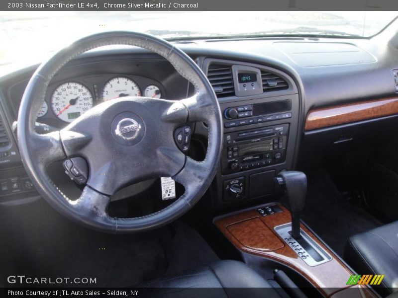 Chrome Silver Metallic / Charcoal 2003 Nissan Pathfinder LE 4x4