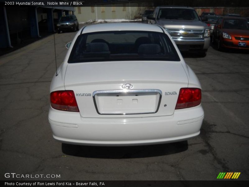 Noble White / Black 2003 Hyundai Sonata
