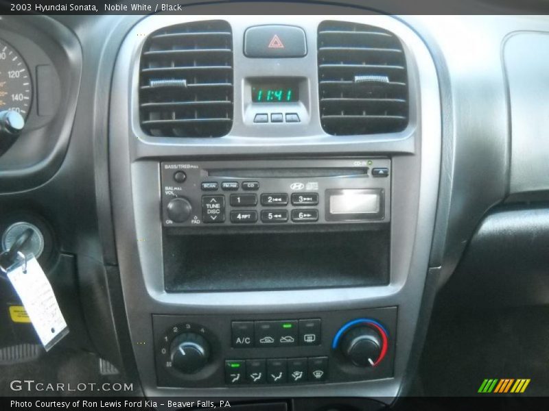 Noble White / Black 2003 Hyundai Sonata
