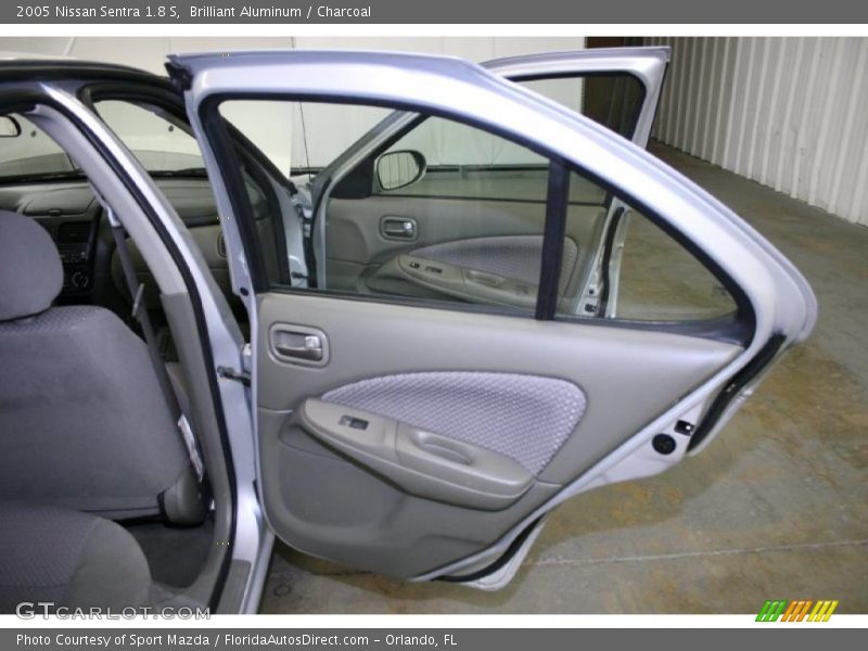 Brilliant Aluminum / Charcoal 2005 Nissan Sentra 1.8 S