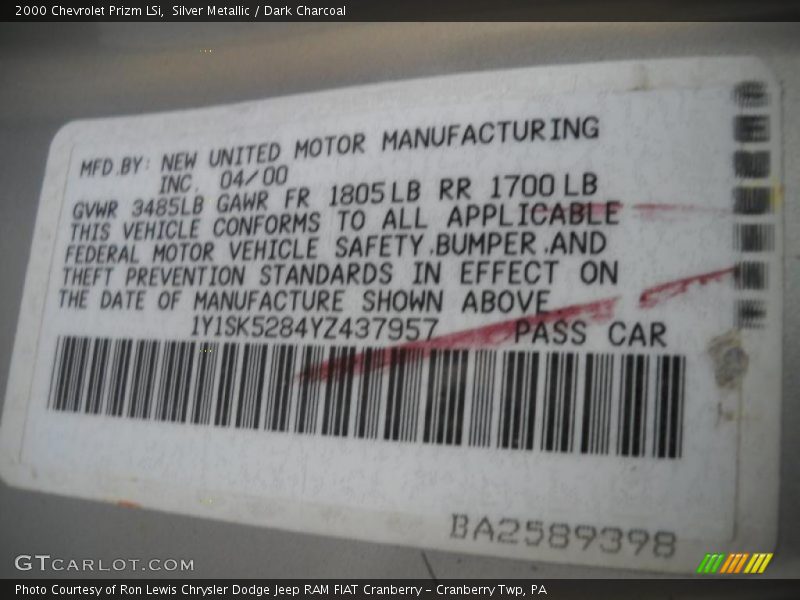 Silver Metallic / Dark Charcoal 2000 Chevrolet Prizm LSi