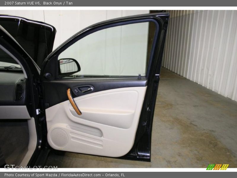 Black Onyx / Tan 2007 Saturn VUE V6
