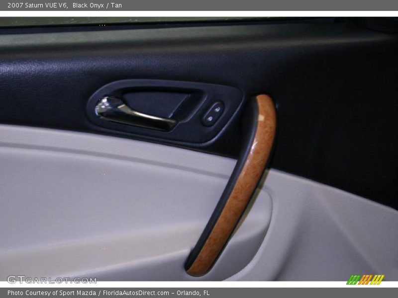 Black Onyx / Tan 2007 Saturn VUE V6