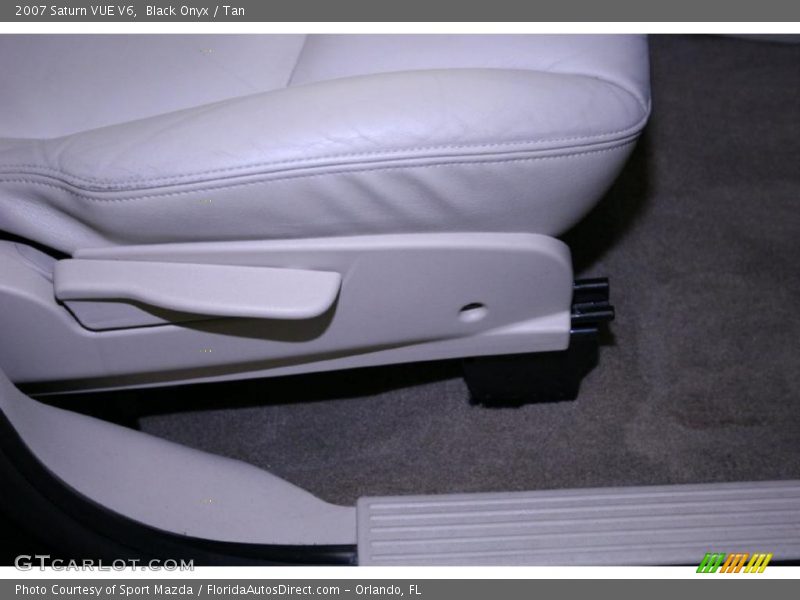 Black Onyx / Tan 2007 Saturn VUE V6