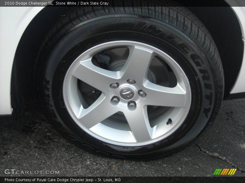 Stone White / Dark Slate Gray 2010 Dodge Challenger SE