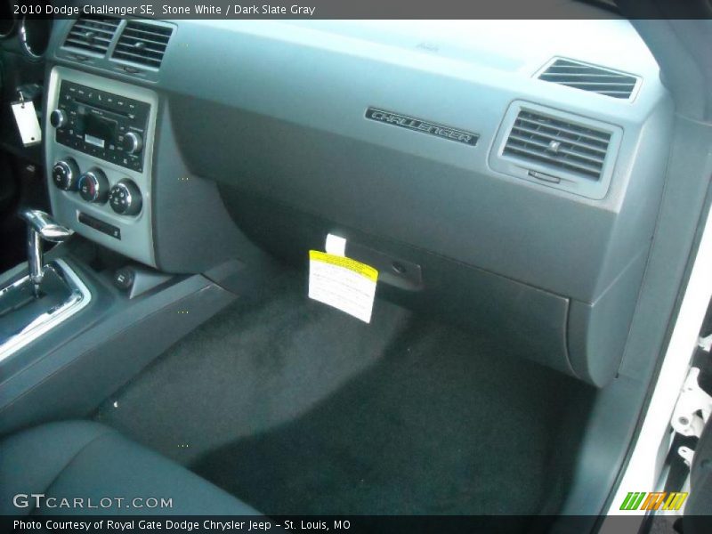 Stone White / Dark Slate Gray 2010 Dodge Challenger SE