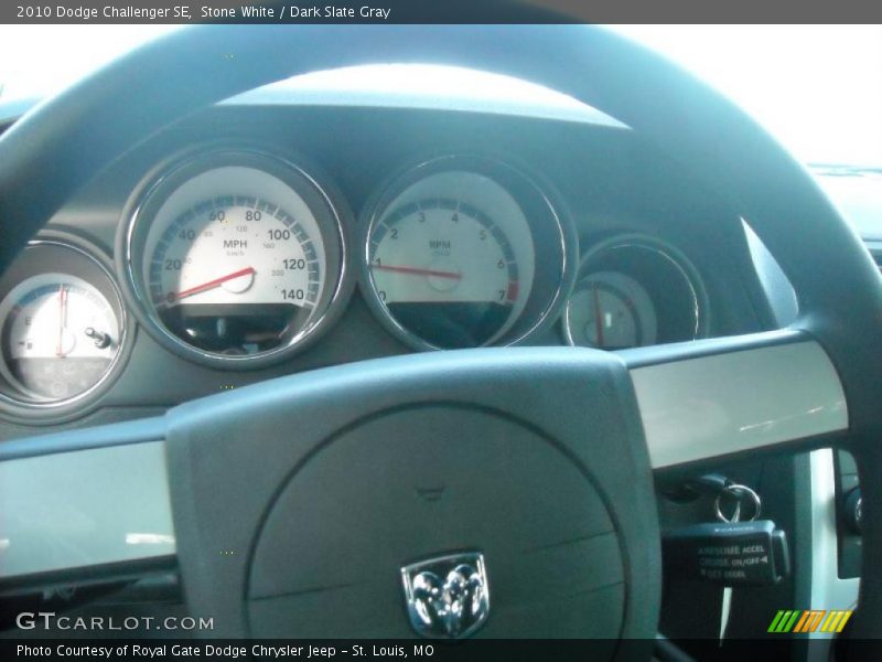 Stone White / Dark Slate Gray 2010 Dodge Challenger SE