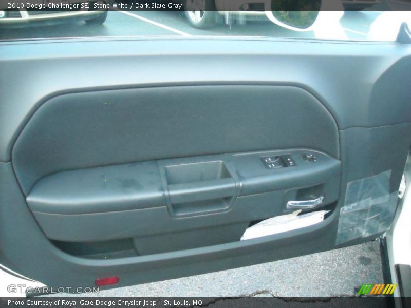 Stone White / Dark Slate Gray 2010 Dodge Challenger SE