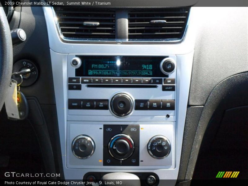 Summit White / Titanium 2009 Chevrolet Malibu LT Sedan