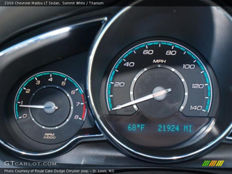 Summit White / Titanium 2009 Chevrolet Malibu LT Sedan