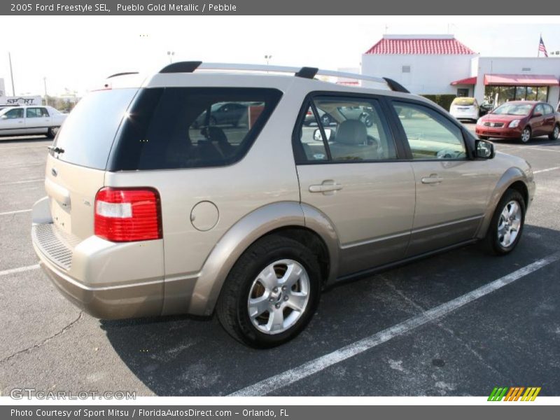 Pueblo Gold Metallic / Pebble 2005 Ford Freestyle SEL