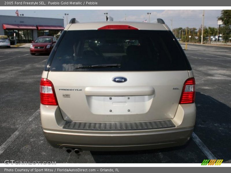 Pueblo Gold Metallic / Pebble 2005 Ford Freestyle SEL