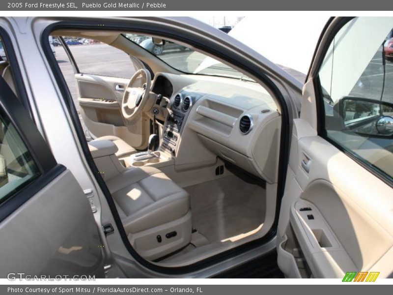 Pueblo Gold Metallic / Pebble 2005 Ford Freestyle SEL