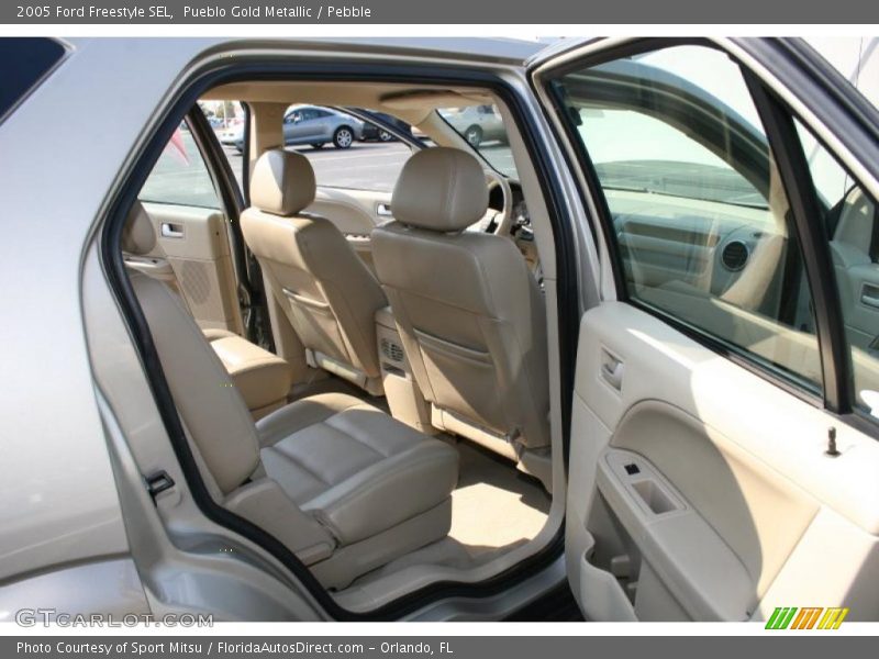Pueblo Gold Metallic / Pebble 2005 Ford Freestyle SEL