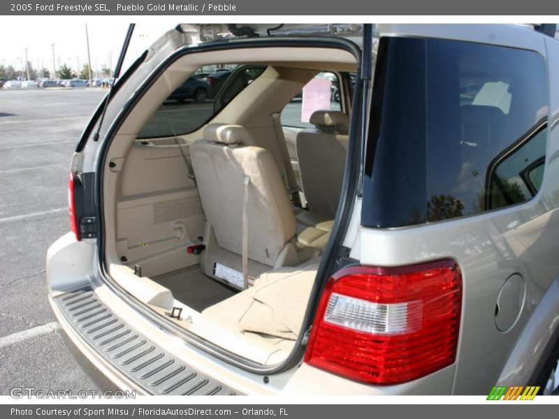 Pueblo Gold Metallic / Pebble 2005 Ford Freestyle SEL