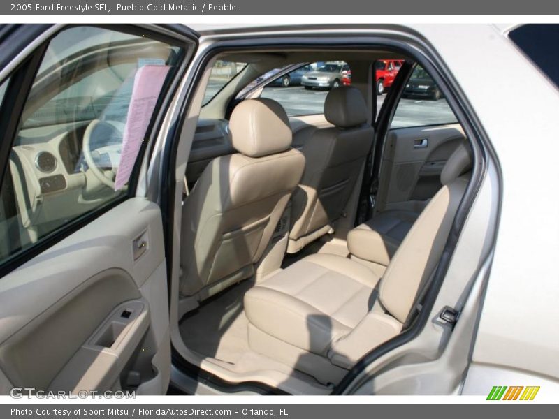 Pueblo Gold Metallic / Pebble 2005 Ford Freestyle SEL