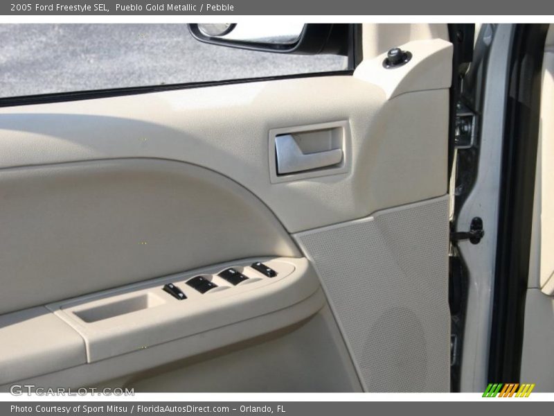 Pueblo Gold Metallic / Pebble 2005 Ford Freestyle SEL