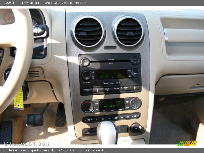 Pueblo Gold Metallic / Pebble 2005 Ford Freestyle SEL