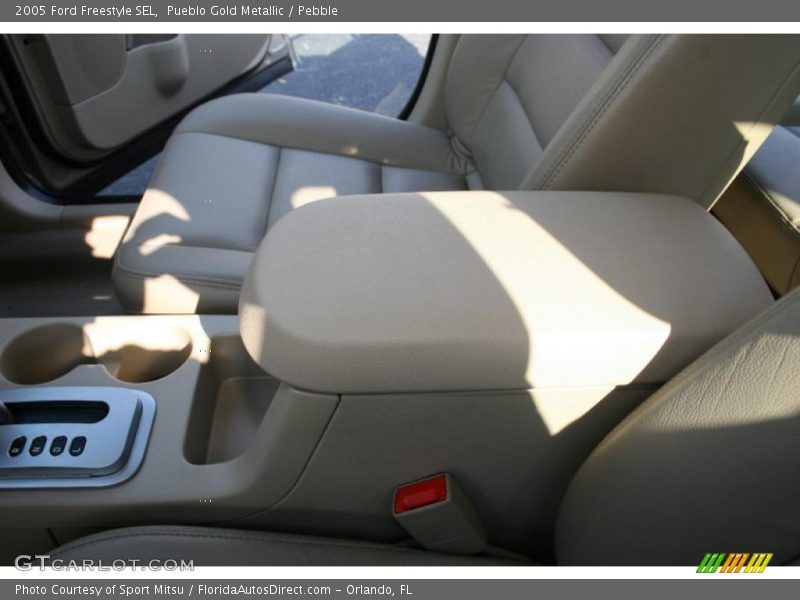 Pueblo Gold Metallic / Pebble 2005 Ford Freestyle SEL