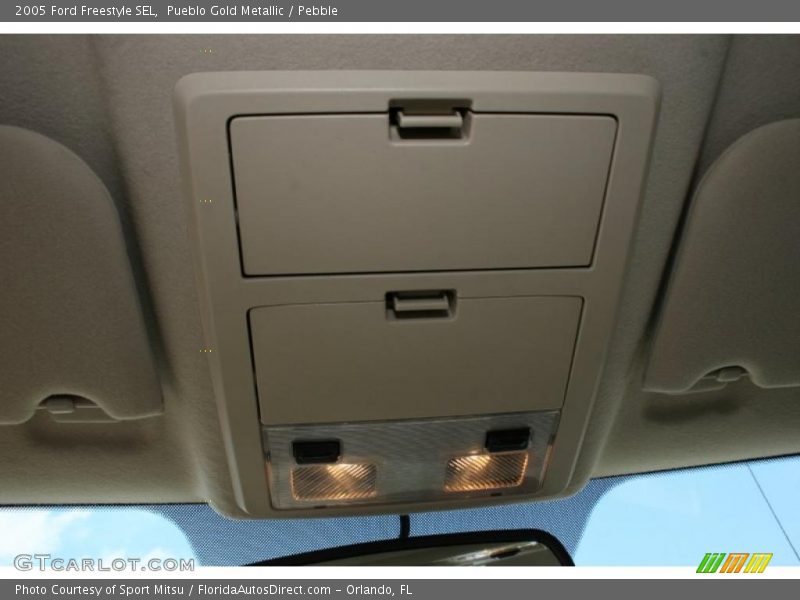 Pueblo Gold Metallic / Pebble 2005 Ford Freestyle SEL