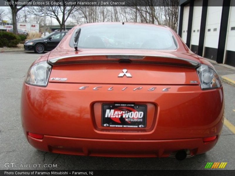 Sunset Pearlescent / Dark Charcoal 2007 Mitsubishi Eclipse SE Coupe