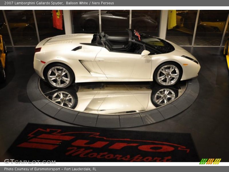 Balloon White / Nero Perseus 2007 Lamborghini Gallardo Spyder