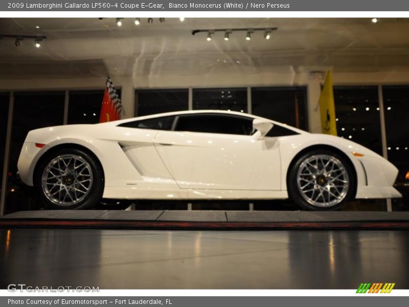 Bianco Monocerus (White) / Nero Perseus 2009 Lamborghini Gallardo LP560-4 Coupe E-Gear