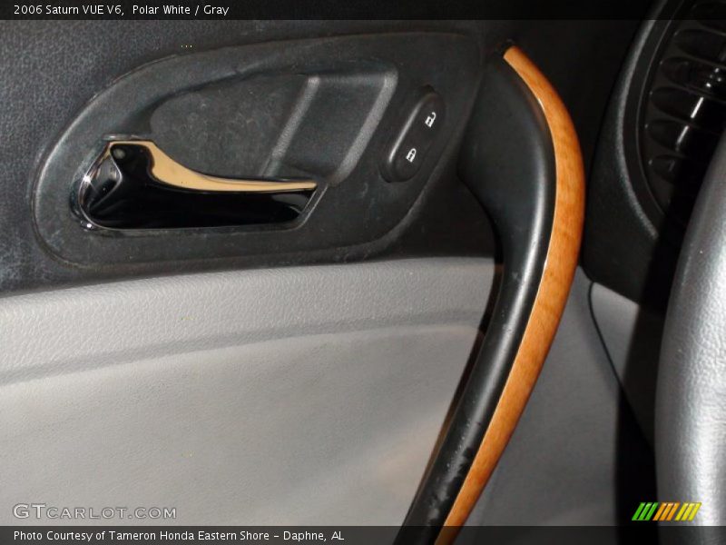 Polar White / Gray 2006 Saturn VUE V6