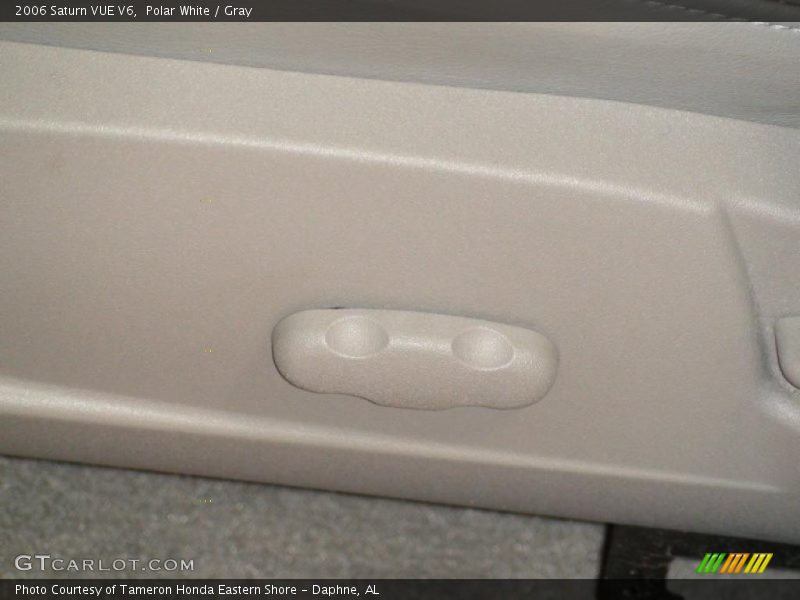 Polar White / Gray 2006 Saturn VUE V6