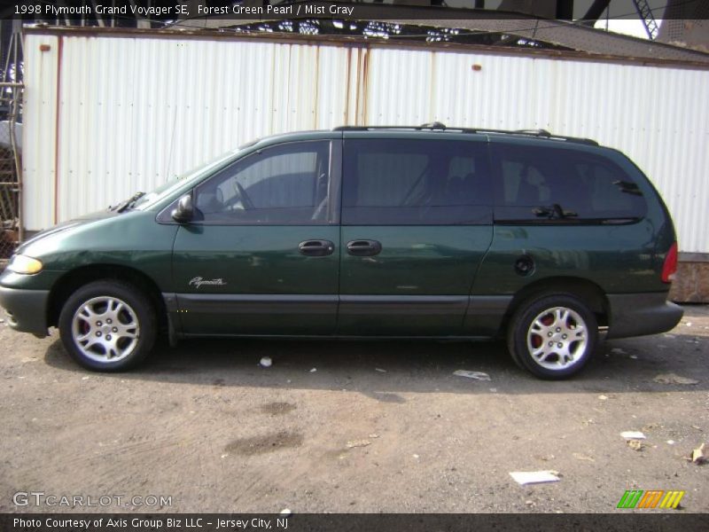 Forest Green Pearl / Mist Gray 1998 Plymouth Grand Voyager SE