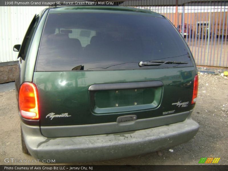 Forest Green Pearl / Mist Gray 1998 Plymouth Grand Voyager SE
