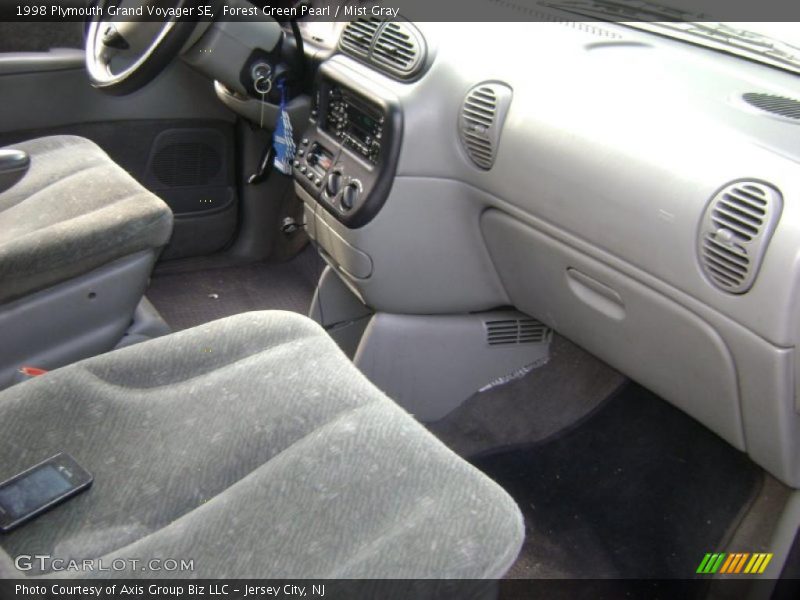 Forest Green Pearl / Mist Gray 1998 Plymouth Grand Voyager SE