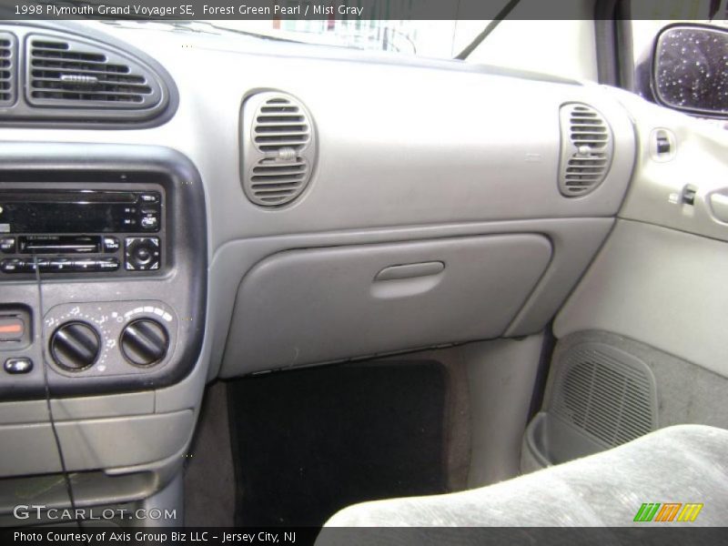 Forest Green Pearl / Mist Gray 1998 Plymouth Grand Voyager SE