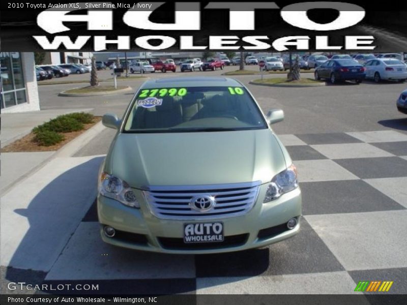 Silver Pine Mica / Ivory 2010 Toyota Avalon XLS