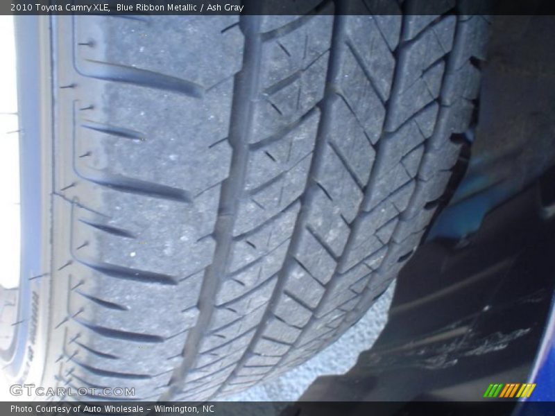 Blue Ribbon Metallic / Ash Gray 2010 Toyota Camry XLE