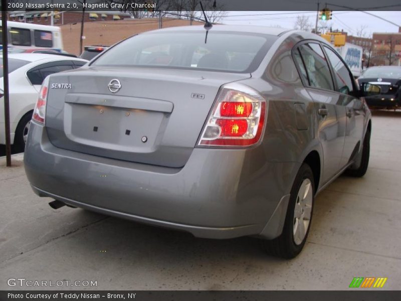 Magnetic Gray / Charcoal 2009 Nissan Sentra 2.0