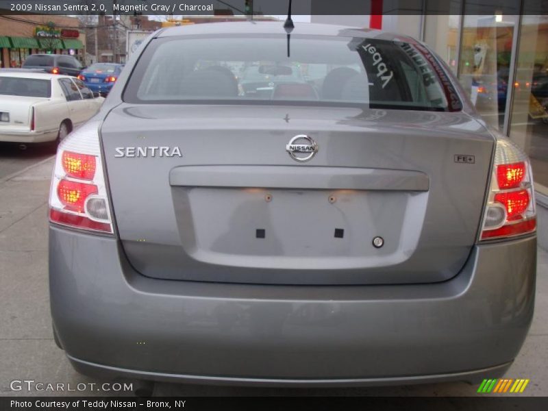 Magnetic Gray / Charcoal 2009 Nissan Sentra 2.0