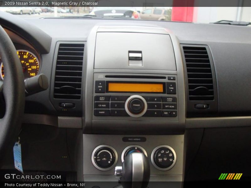 Magnetic Gray / Charcoal 2009 Nissan Sentra 2.0