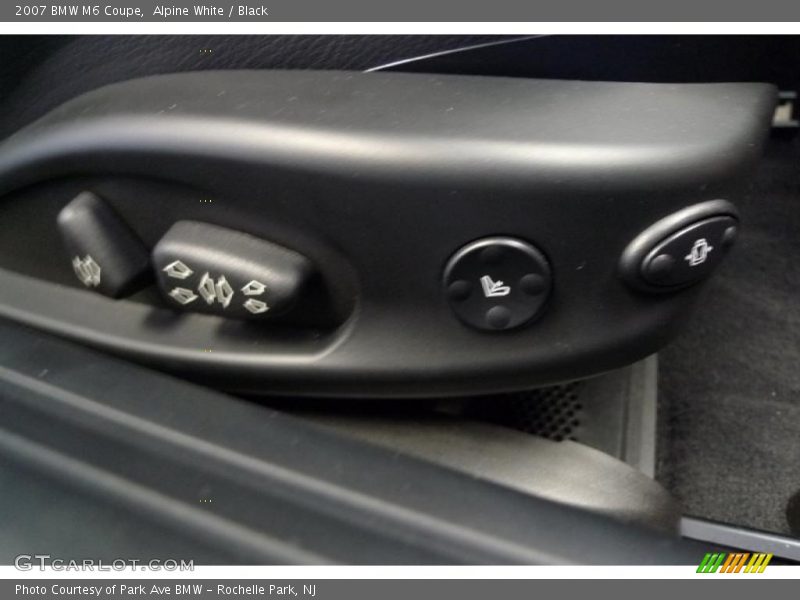 Alpine White / Black 2007 BMW M6 Coupe