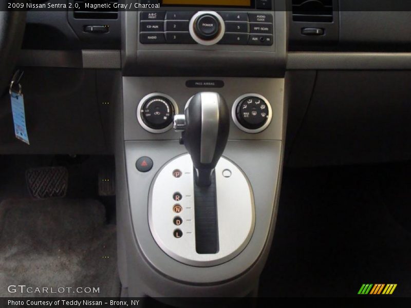 Magnetic Gray / Charcoal 2009 Nissan Sentra 2.0