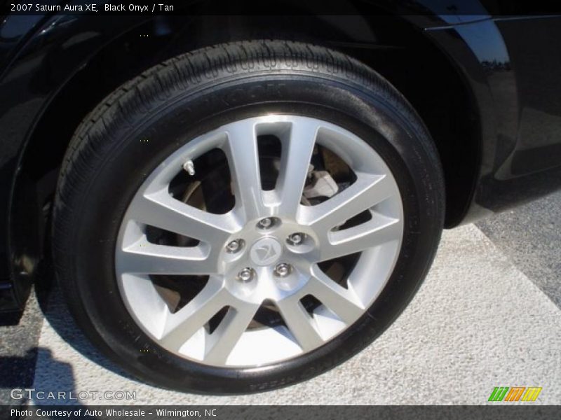 Black Onyx / Tan 2007 Saturn Aura XE