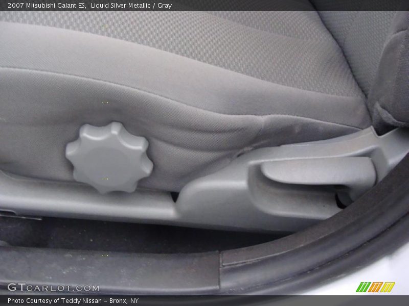Liquid Silver Metallic / Gray 2007 Mitsubishi Galant ES