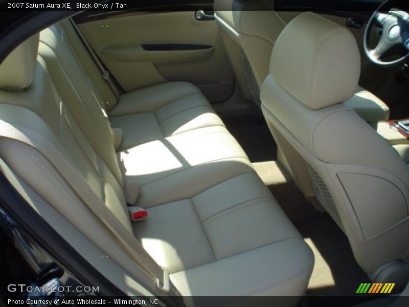Black Onyx / Tan 2007 Saturn Aura XE