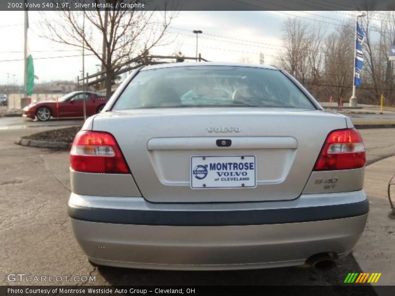 Silver Metallic / Graphite 2002 Volvo S40 1.9T