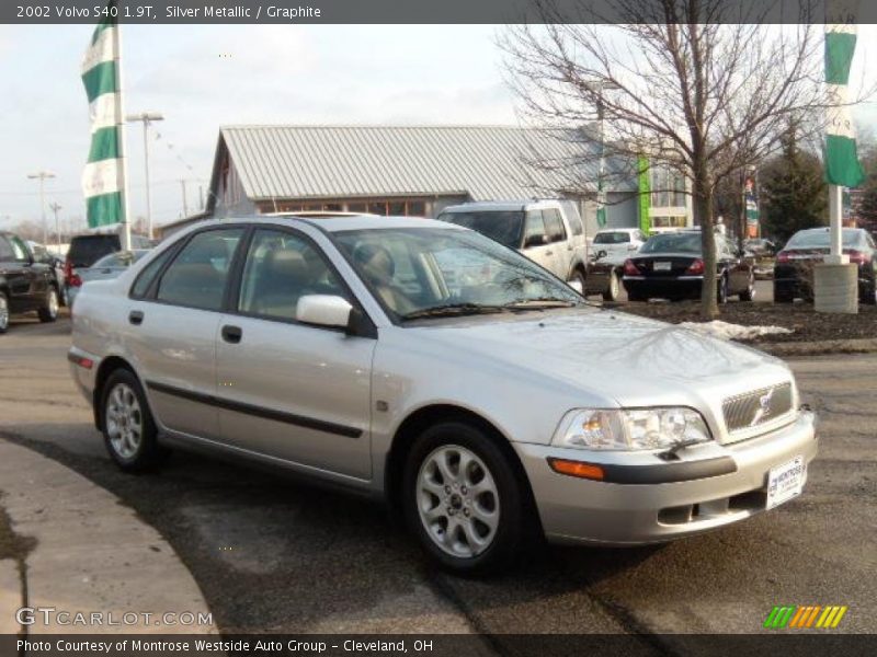 Silver Metallic / Graphite 2002 Volvo S40 1.9T