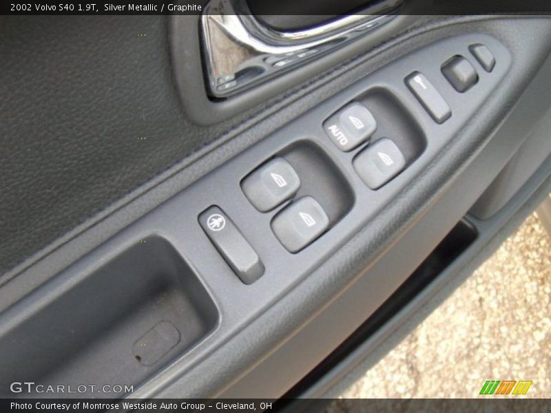 Silver Metallic / Graphite 2002 Volvo S40 1.9T